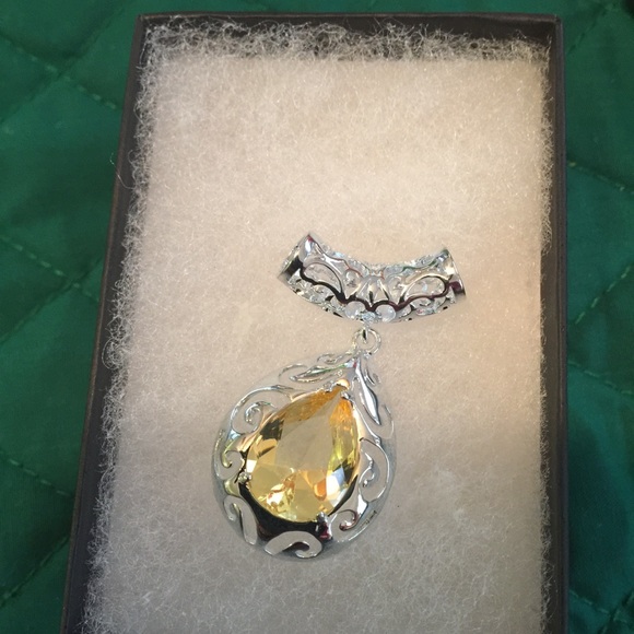 COPY - Gorgeous Pendant - Picture 2 of 4